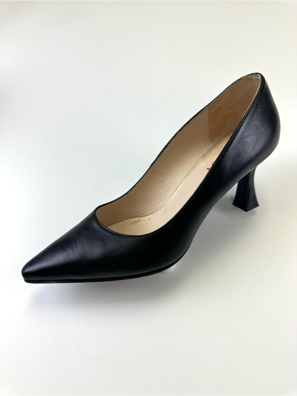 Lodi Black Leather Pointed Toe Pumps Heels Size 41 Made in Spain 3 Inch European